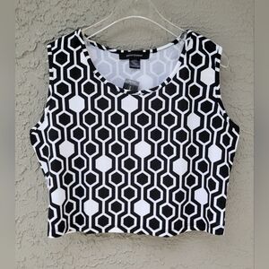 Ashley Stewart cropped black & white geometric print size 14/16
